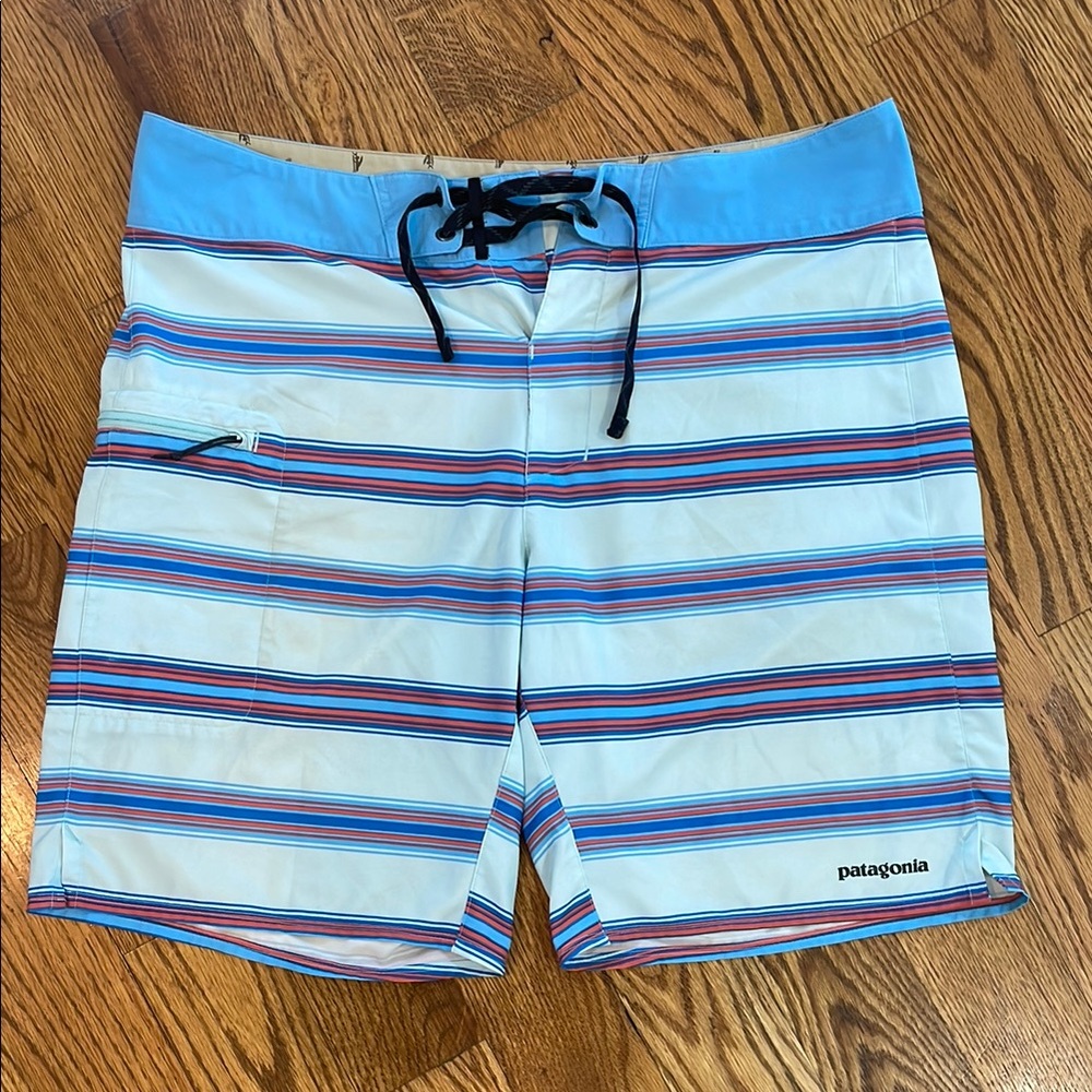 Men’s Patagonia Board Shorts. Size 34. Excellent to Like New Condition.